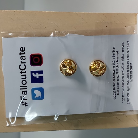 New Fallout Pin #27 - Picture 3 of 3